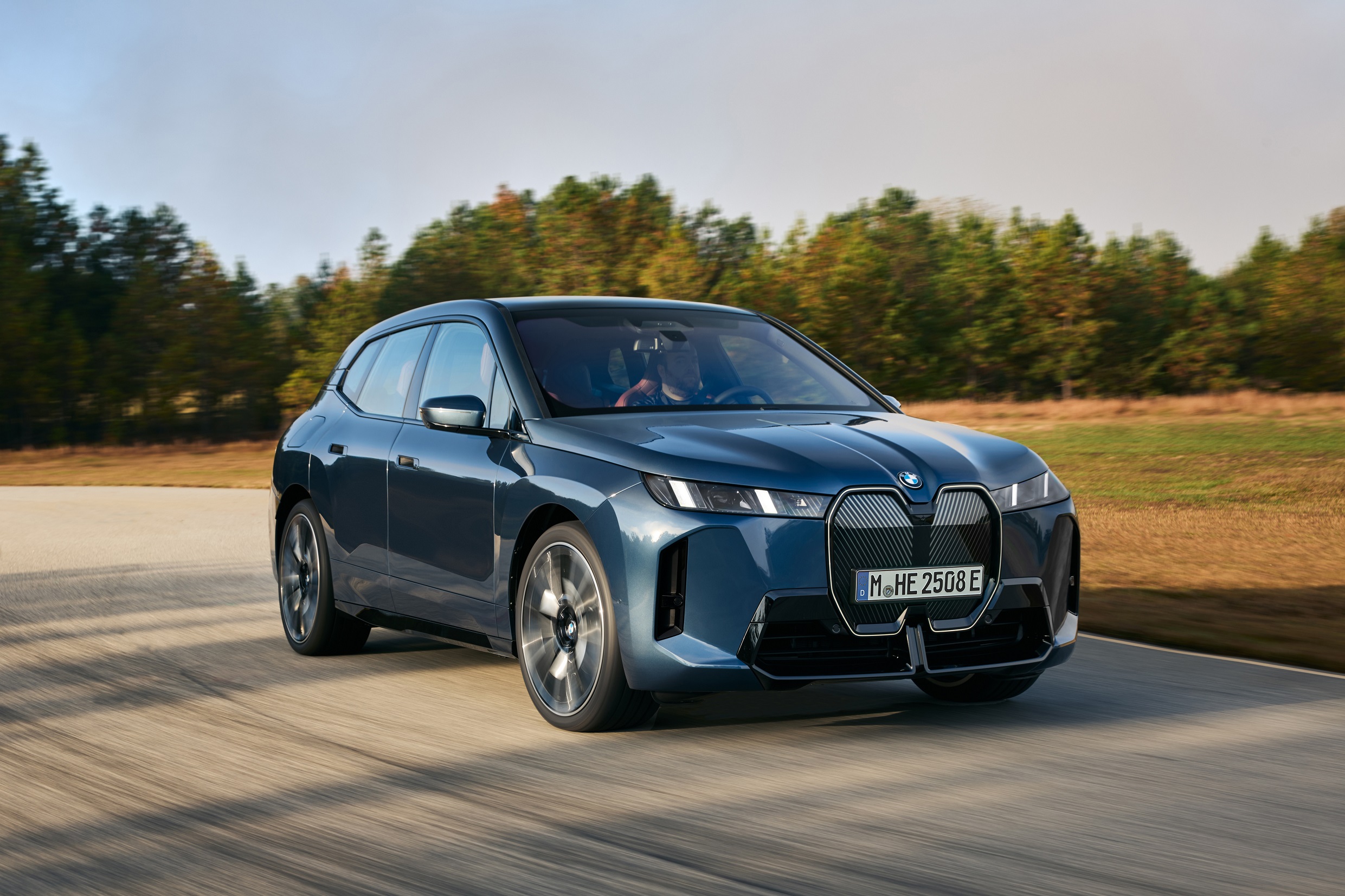 The new BMW iX - CarsIreland.ie